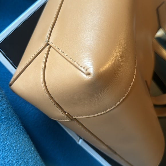 Teddy Blake GUC Small Alice Tote with wristlet Camel Color - Picture 9 of 15